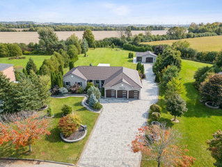 23 Steepleview Court
