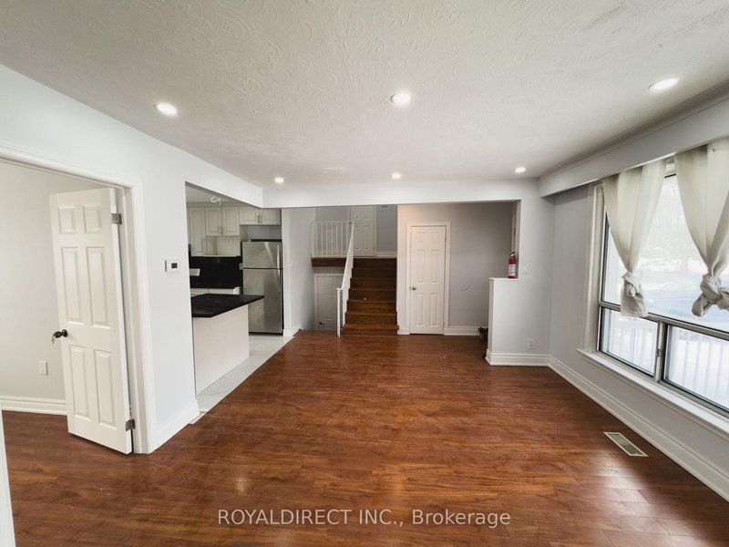 3261 Lawrence Ave E, Toronto, M1H 1A5 | Image 3