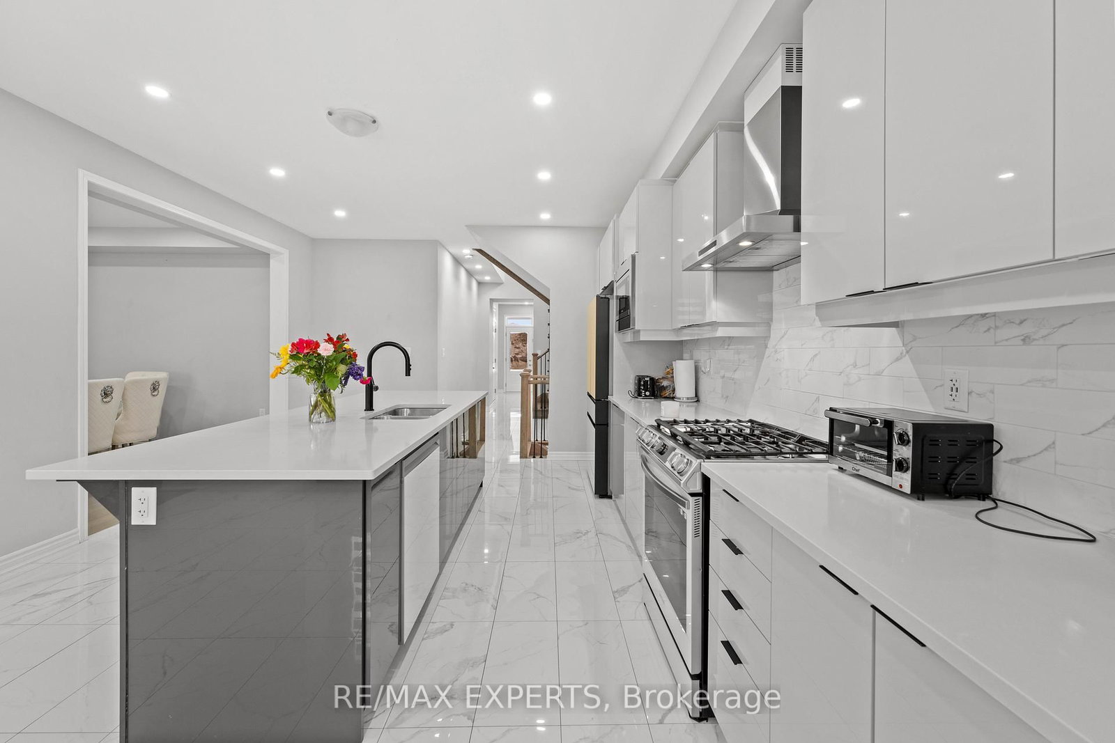 Detached House for sale at 1437 Kerrydale Avenue, Pickering, Ontario, L1X 0M9 - Rural Pickering - MLS: E12868618