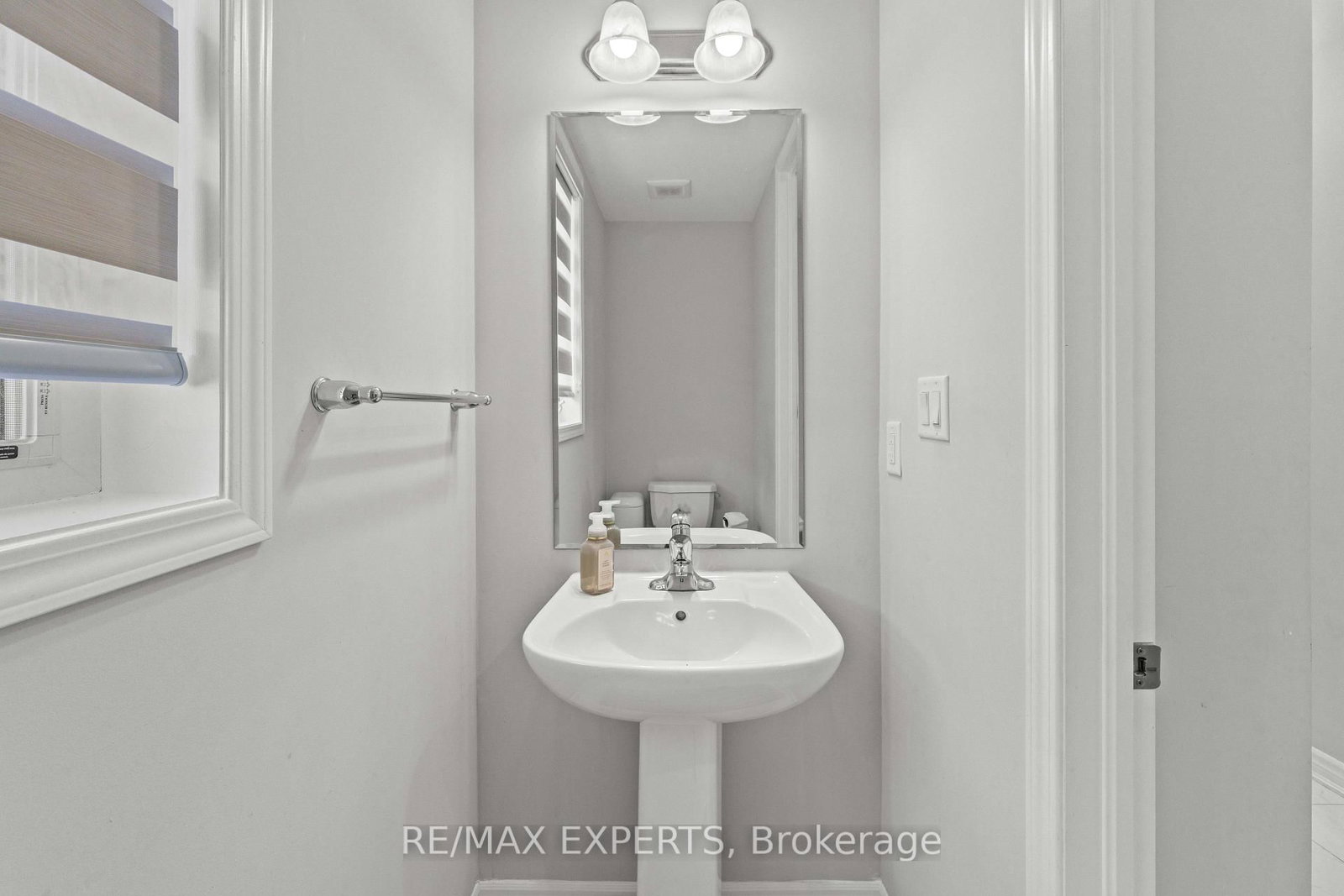 Detached House for sale at 1437 Kerrydale Avenue, Pickering, Ontario, L1X 0M9 - Rural Pickering - MLS: E12868618