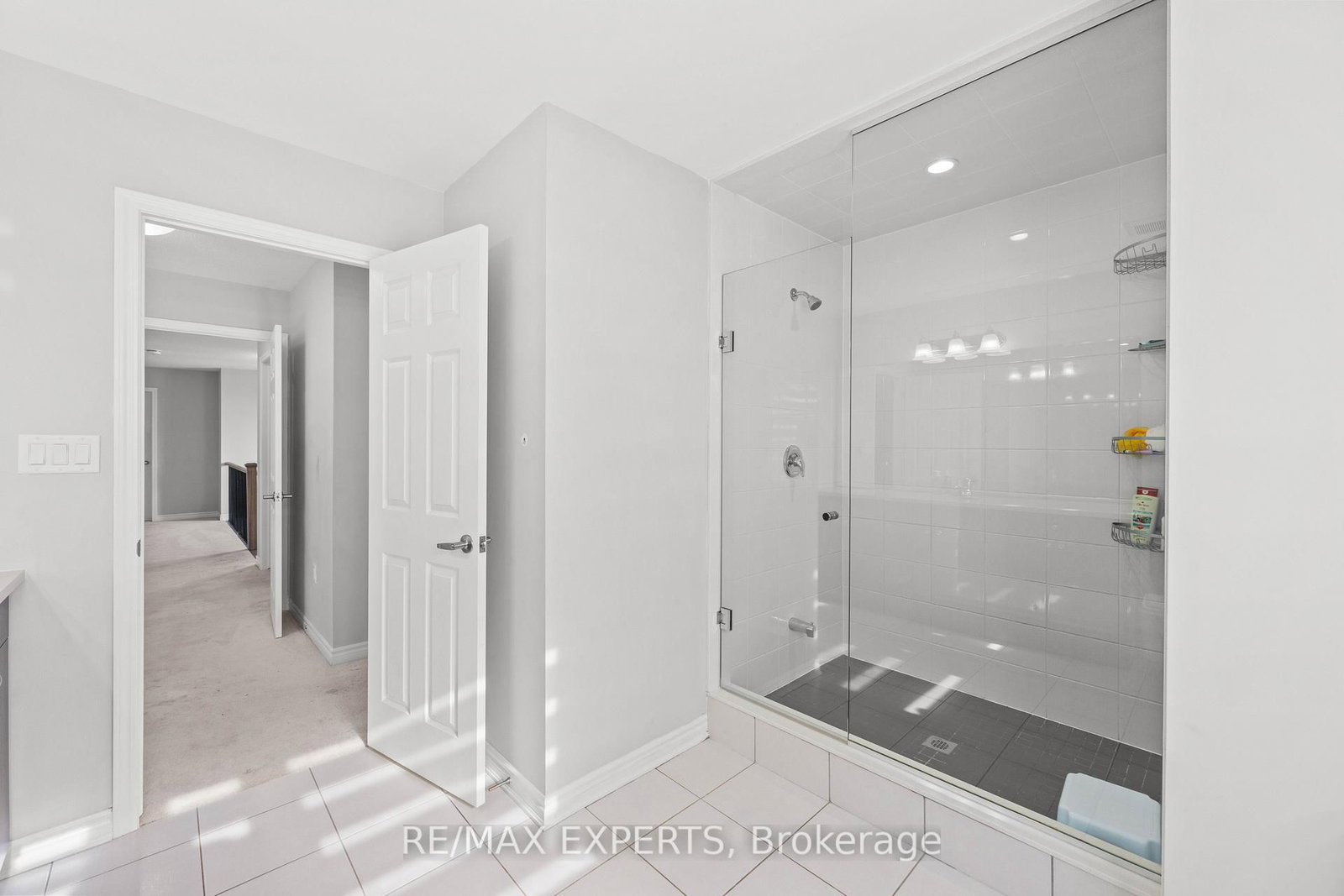 Detached House for sale at 1437 Kerrydale Avenue, Pickering, Ontario, L1X 0M9 - Rural Pickering - MLS: E12868618