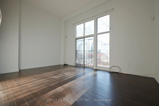 10 - 1180 Sandhurst Circle