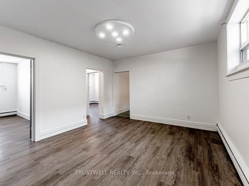 1 - 105 Mary St E, Whitby, L1N 2P3 | Image 3