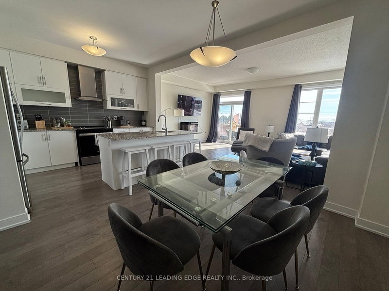 115 Vanier St, Whitby, L1R 0N3 | Image 2