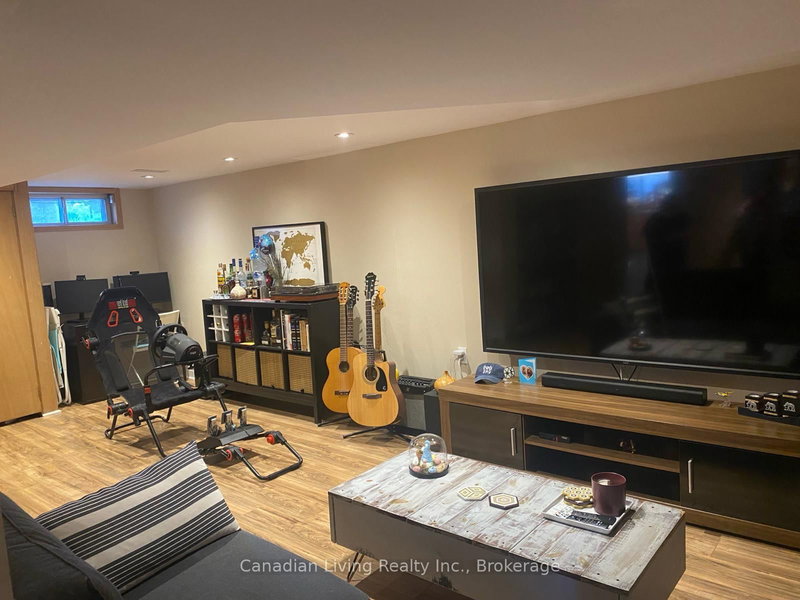 46 Merritt Rd, Toronto, M4B 3K5 | Image 3