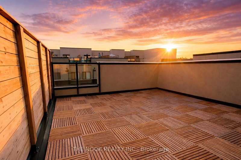 324 - 1555 Kingston Rd, Pickering, L1V 1C2 | Image 2