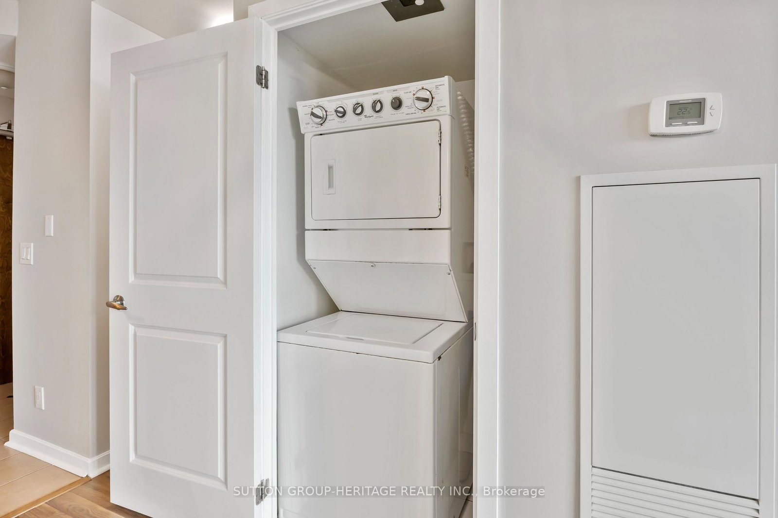 1235 Bayly Street, Unit 1415 - Photo 31