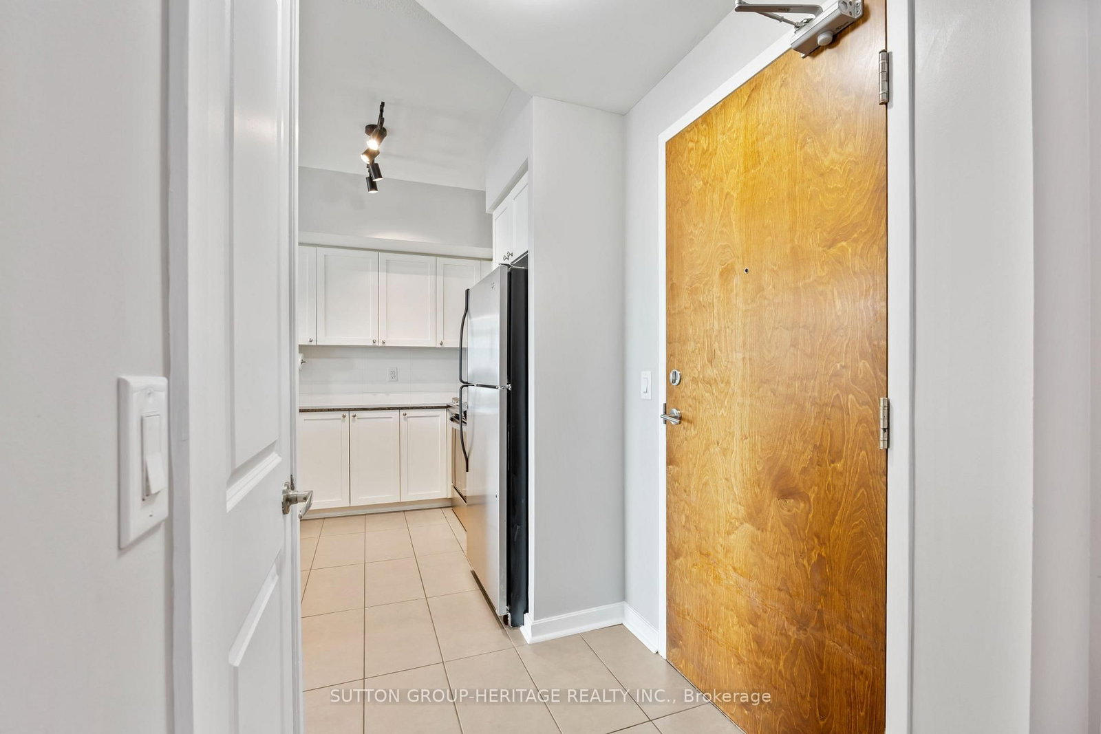 1235 Bayly Street, Unit 1415 - Photo 5