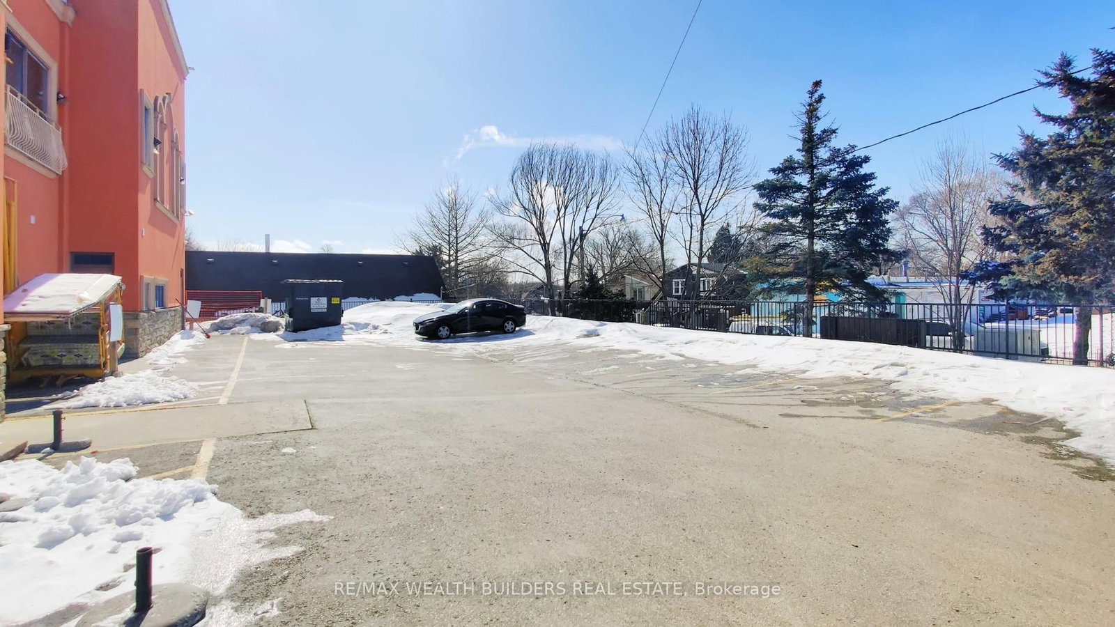 1365 Gerrard Street E, Unit 2nd Flr - Photo 3