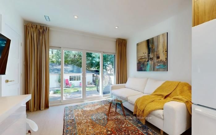 Detached House for sale at 22 Pitt Avenue, Toronto, Ontario, M1L 2R1 - Clairlea-Birchmount - MLS: E12873504