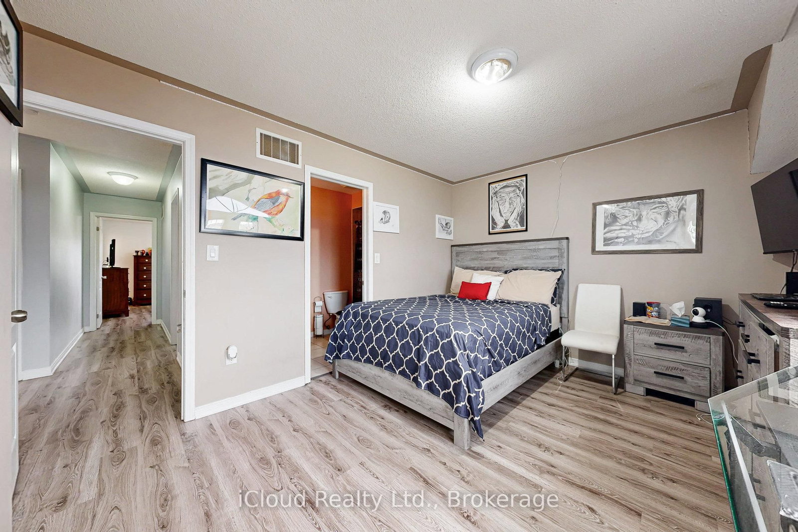 Detached House for sale at 6 Mt Pleasant Avenue, Whitby, Ontario, L1N 0C8 - Blue Grass Meadows - MLS: E12873508