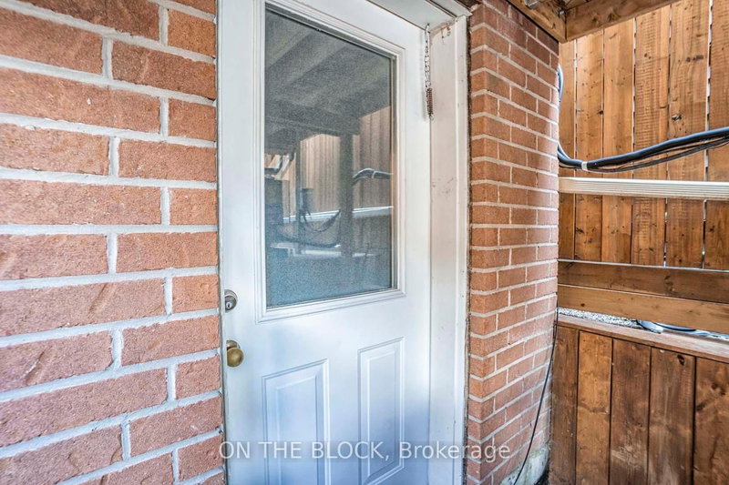 Bsmt - 49 Leslie St, Toronto, M4M 3C3 | Image 2