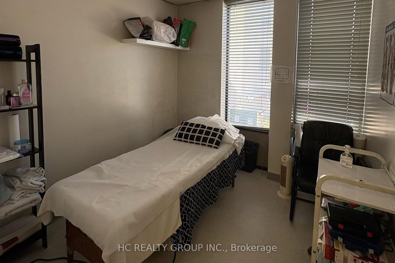 107 - 3000 Lawrence Ave, Toronto, M1P 2V1 | Image 3