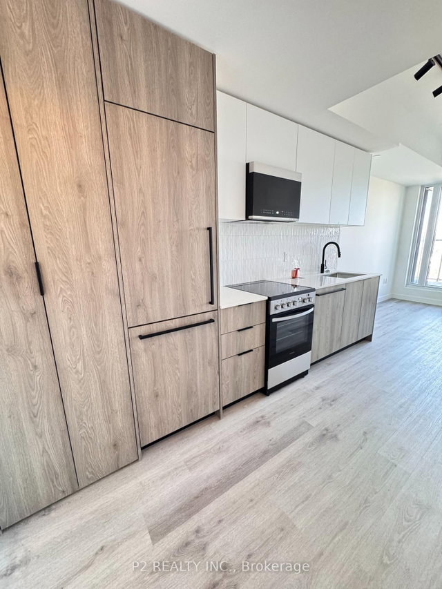 416 - 1635 MILITARY Trail