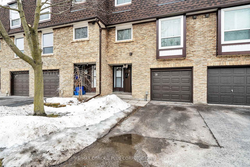 39 - 222 Pearson St, Oshawa, L1G 7C6 | Image 2