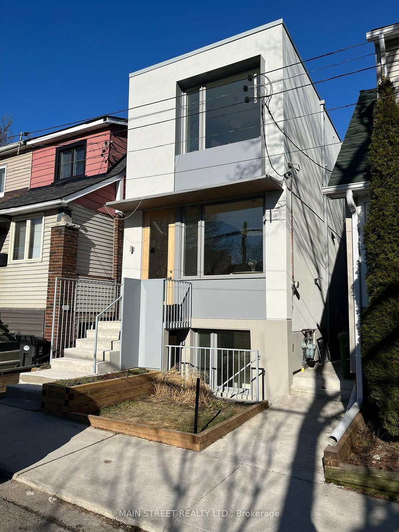 523 Craven Rd, Toronto, M4L 2Z6 | Image 2