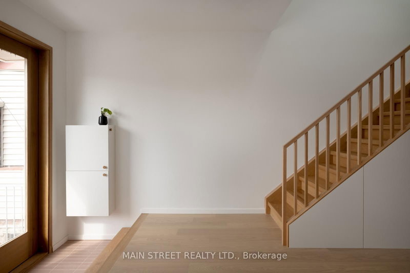 523 Craven Rd, Toronto, M4L 2Z6 | Image 3