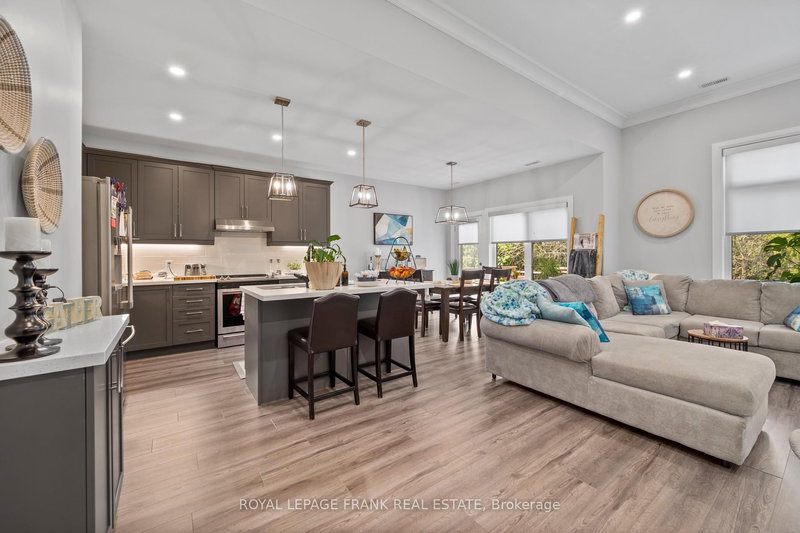 16028 Simcoe St, Scugog, L9L 1S7 | Image 2