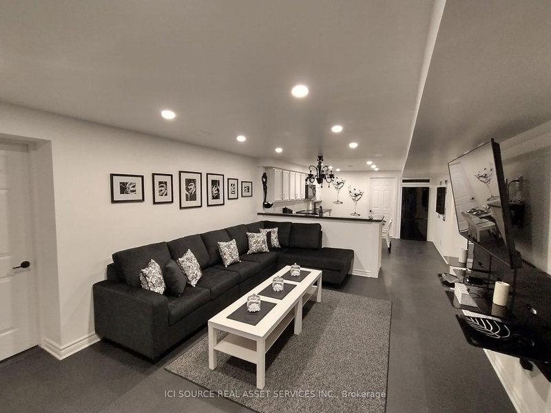 Bsmt - 32 Ontoro Blvd, Ajax, L1Z 1X6 | Image 2