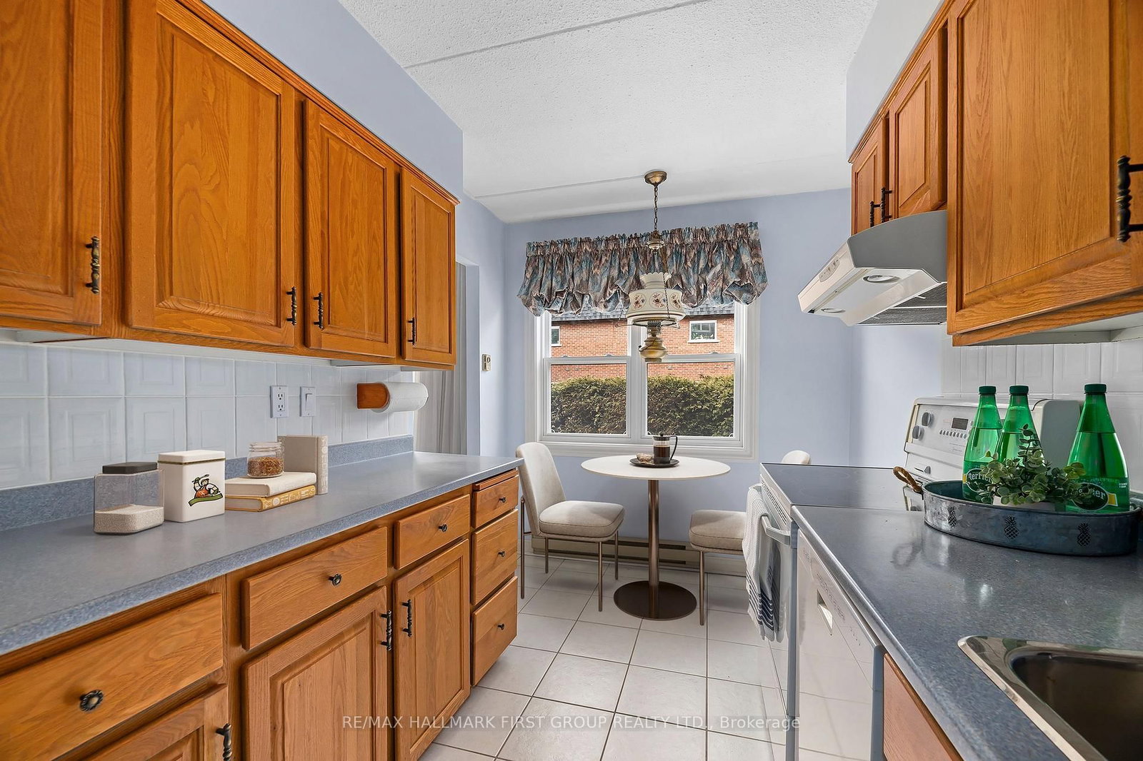 Condo for sale at 102-580 Mary Street, Whitby, Ontario, L1N 2R3 - Downtown Whitby - MLS: E12875416