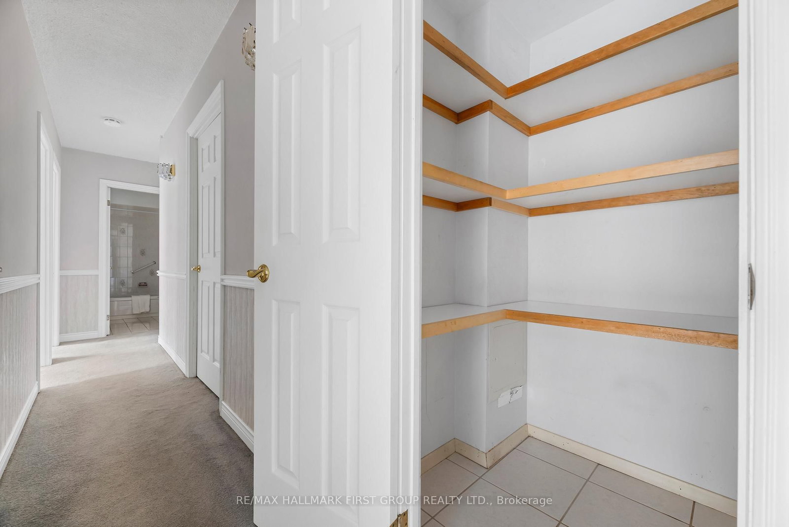 Condo for sale at 102-580 Mary Street, Whitby, Ontario, L1N 2R3 - Downtown Whitby - MLS: E12875416