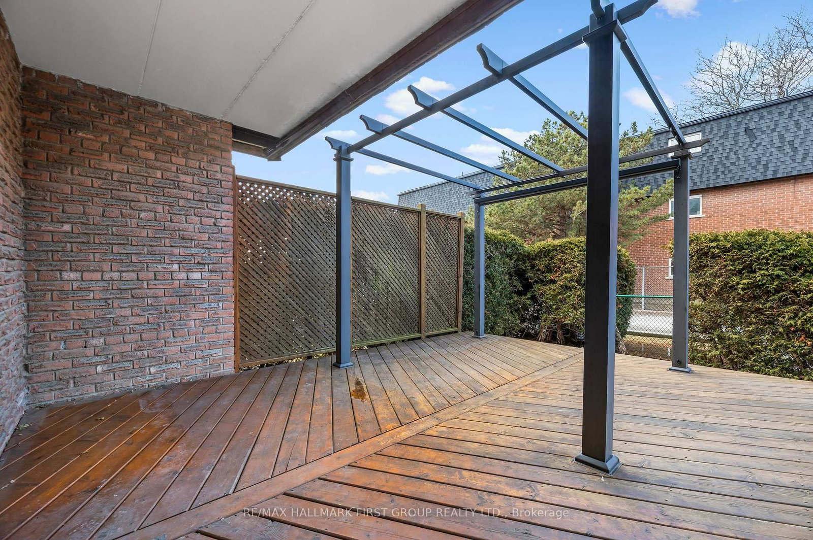 Condo for sale at 102-580 Mary Street, Whitby, Ontario, L1N 2R3 - Downtown Whitby - MLS: E12875416