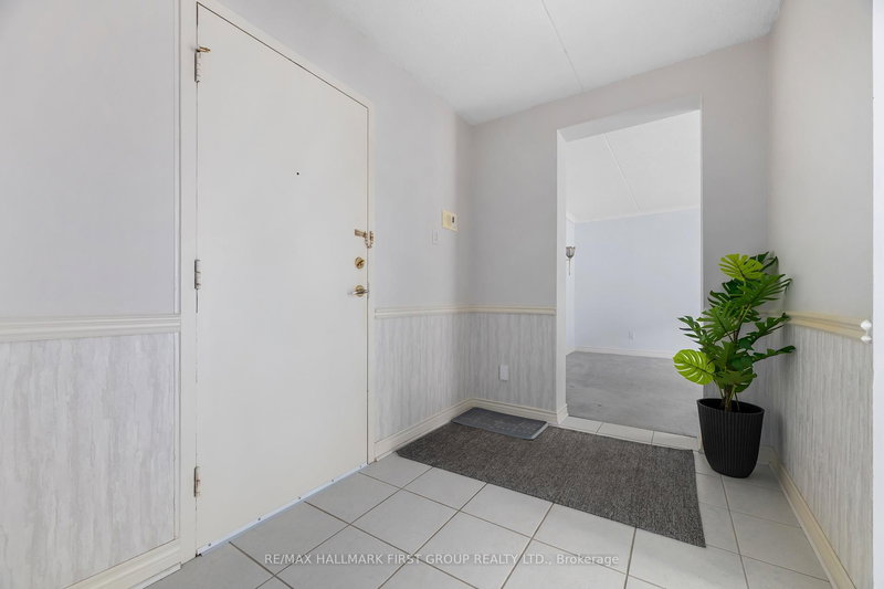 102 - 580 Mary St E, Whitby, L1N 2R3 | Image 3