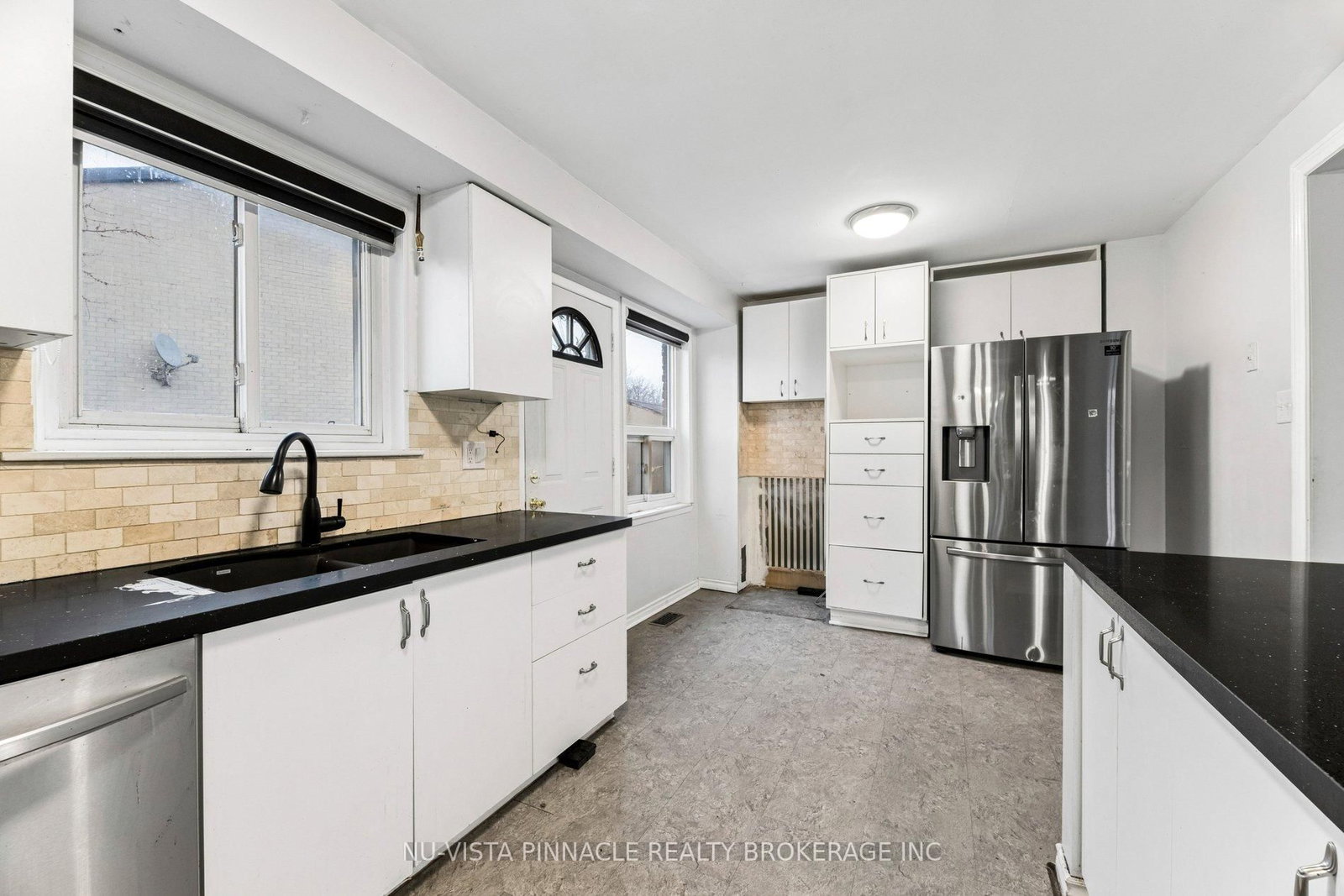 Detached House for sale at 1627 Alwin Circle, Pickering, Ontario, L1V 2W1 - Village East - MLS: E12875764