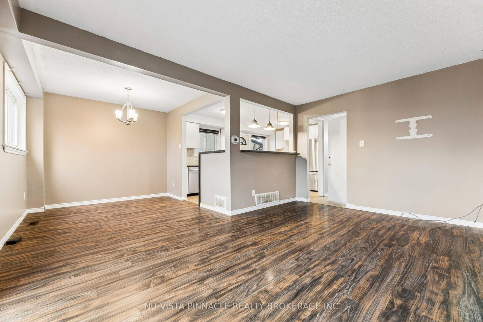 Detached House for sale at 1627 Alwin Circle, Pickering, Ontario, L1V 2W1 - Village East - MLS: E12875764