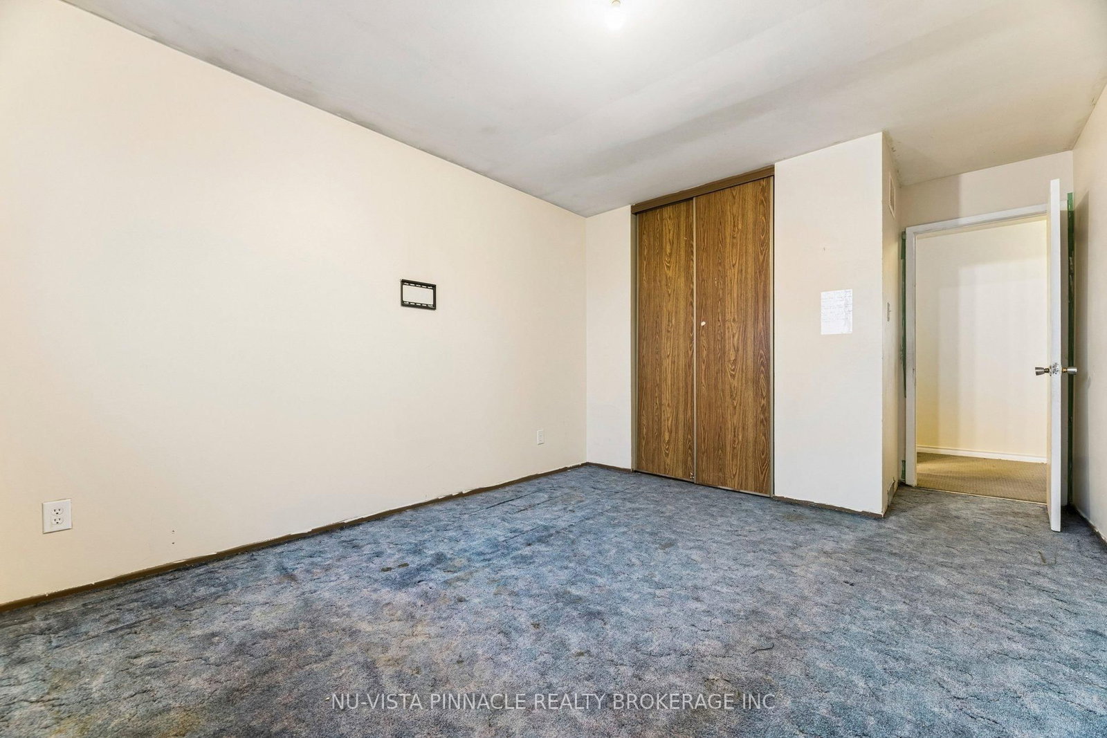 Detached House for sale at 1627 Alwin Circle, Pickering, Ontario, L1V 2W1 - Village East - MLS: E12875764