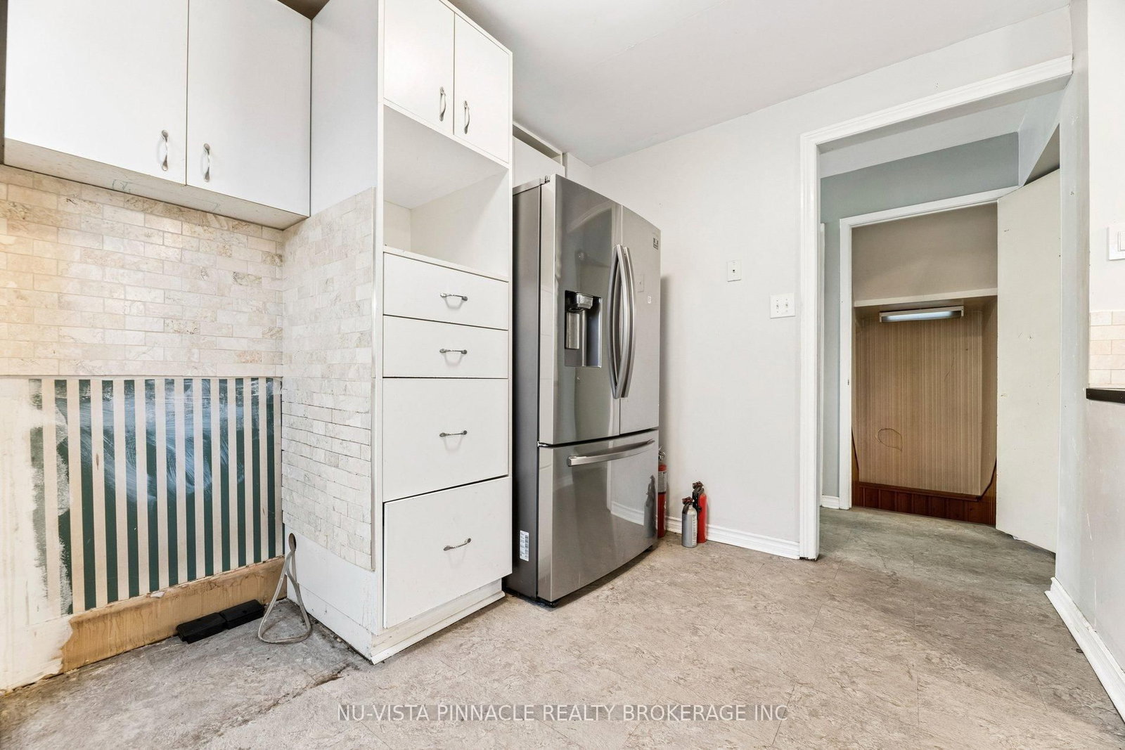 Detached House for sale at 1627 Alwin Circle, Pickering, Ontario, L1V 2W1 - Village East - MLS: E12875764