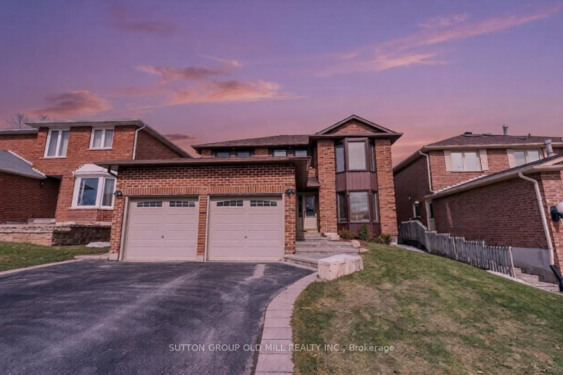 501 Sundown Cres, Pickering, L1V 6A7 | Image 2