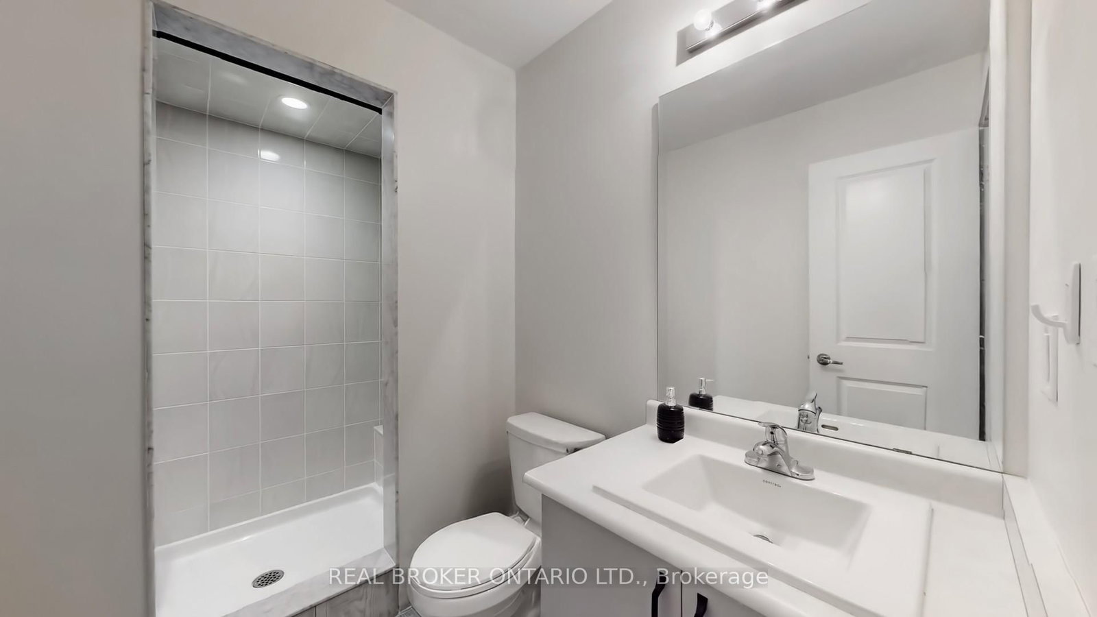 Townhouse for sale at 2508 Castlegate Crossing, Pickering, Ontario, L1X 0H8 - Duffin Heights - MLS: E12877214