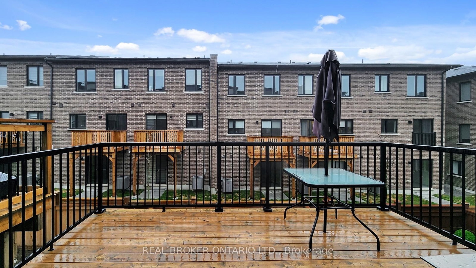 Townhouse for sale at 2508 Castlegate Crossing, Pickering, Ontario, L1X 0H8 - Duffin Heights - MLS: E12877214