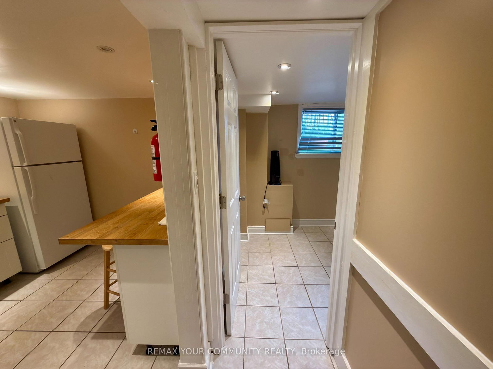 Detached House for lease at Lower-86 Lesmount Avenue, Toronto, Ontario, M4J 3V9 - East York - MLS: E12878014