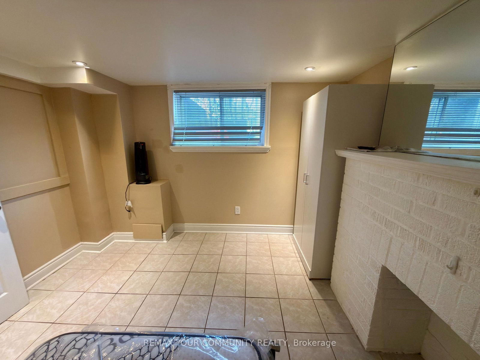 Detached House for lease at Lower-86 Lesmount Avenue, Toronto, Ontario, M4J 3V9 - East York - MLS: E12878014