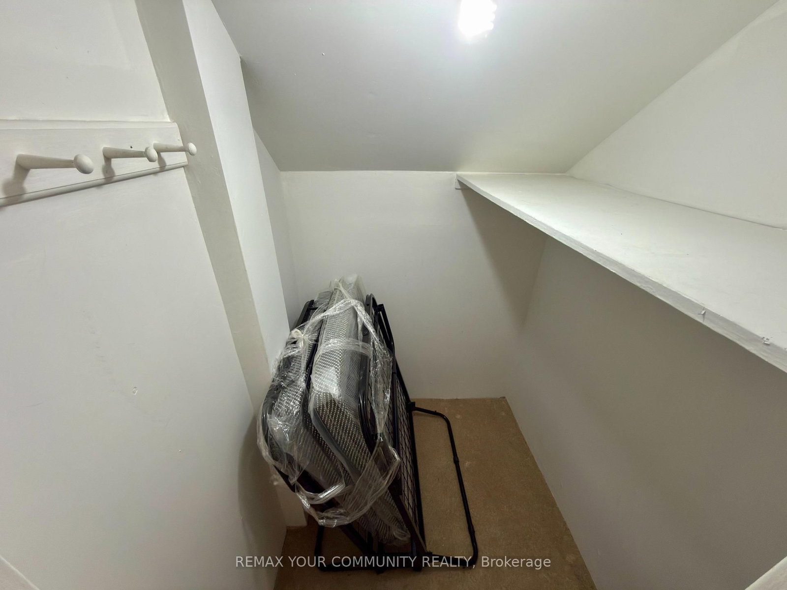 Detached House for lease at Lower-86 Lesmount Avenue, Toronto, Ontario, M4J 3V9 - East York - MLS: E12878014