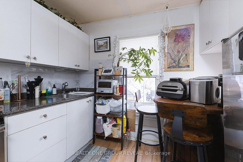 275 Jarvis St, Oshawa, L1G 5K8 | Image 3