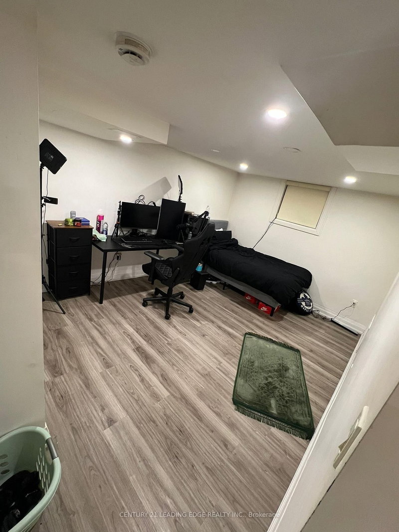 Bsmt - 129 Earlton Rd, Toronto, M1T 2R8 | Image 3