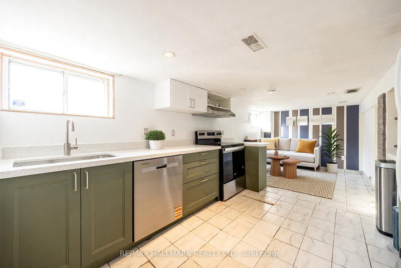 31 Kildonan Rd, Toronto, M4E 2N5 | Image 2