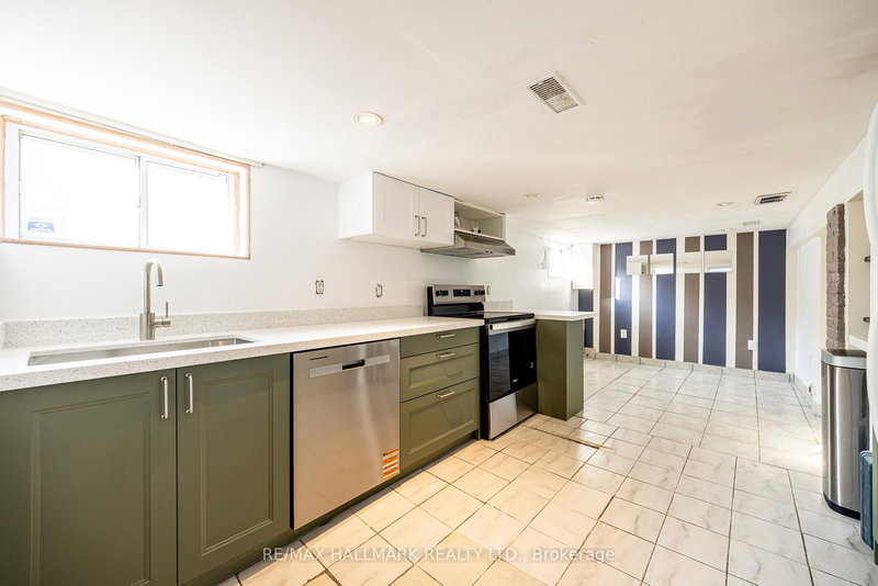 31 Kildonan Rd, Toronto, M4E 2N5 | Image 3