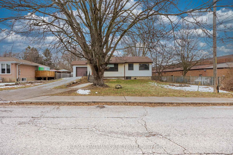 1911 Glenview Rd, Pickering, L1V 1W9 | Image 3