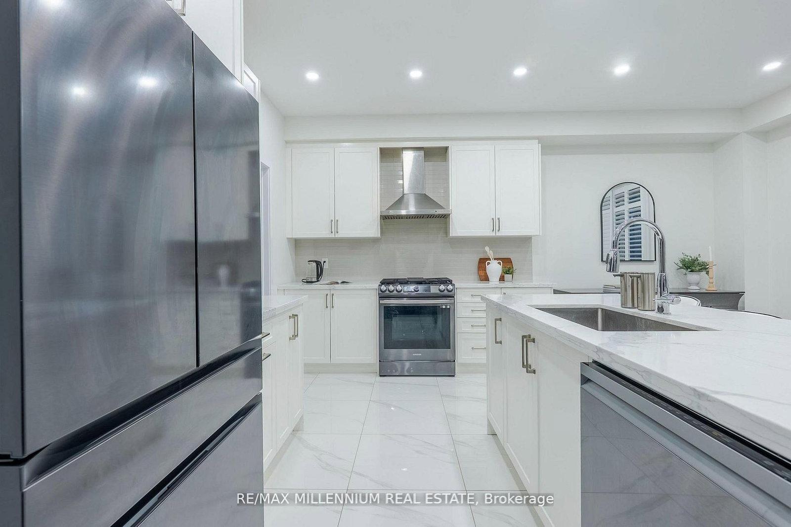 1011 Dyas Avenue - Photo 21