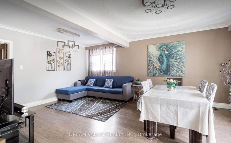 Apartment / Unit # Main - 12 Chandler Dr, Toronto, M1G 1Z2 | Image 3