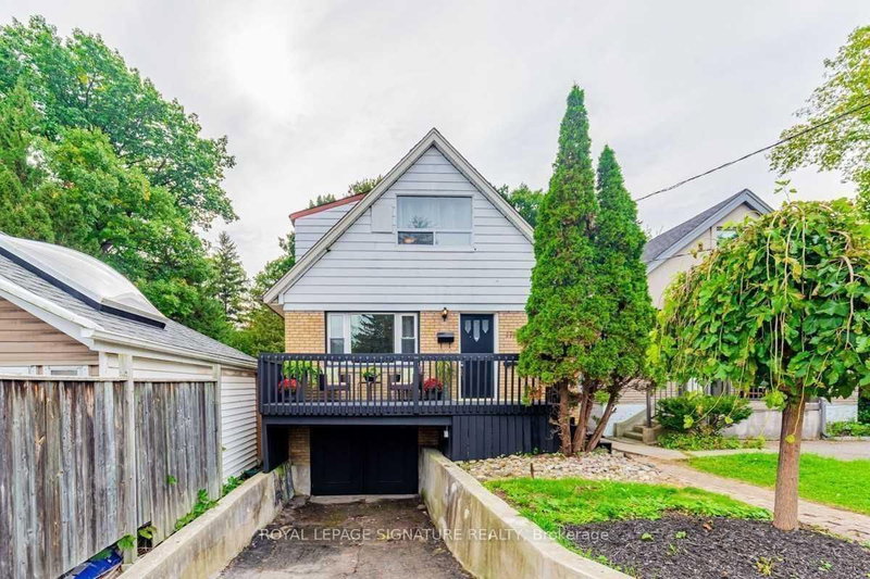 Upper - 179 Clonmore Dr, Toronto, M1N 1Y2 | Image 2