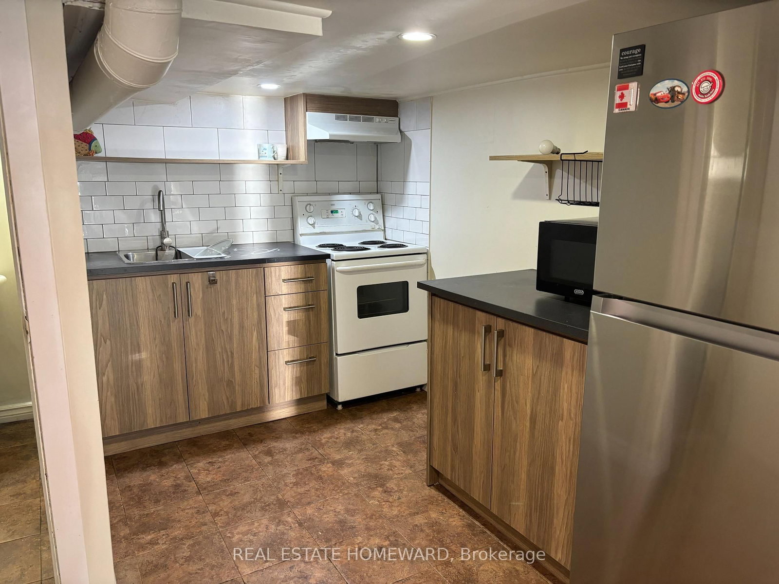 37 Moberly Avenue - Photo 4