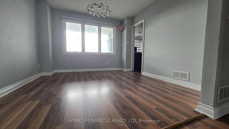 Upper - 442 Rimosa Crt, Oshawa, L1J 7T6 | Image 2