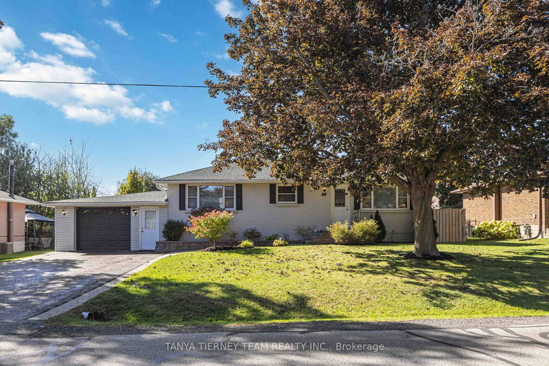 14 Ferguson Ave, Whitby, L1M 1A6 | Image 3