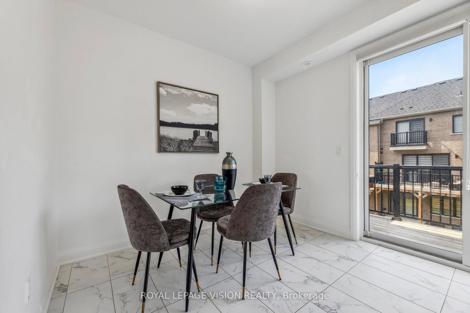 Townhouse for lease at 38 Elkington Crescent, Whitby, Ontario, L1P 0L7 - Rural Whitby - MLS: E12883752