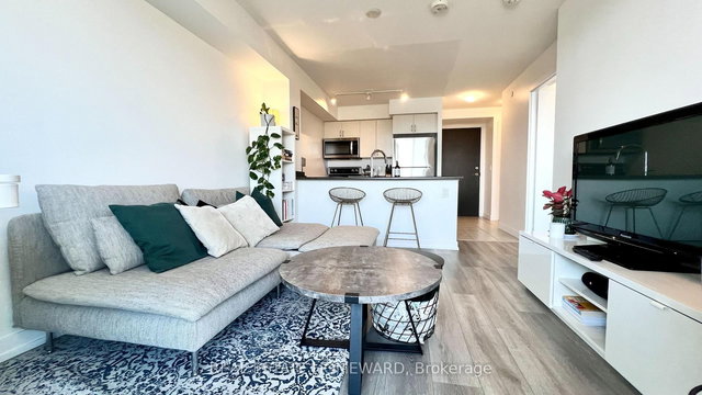 912 - 8 Trent Avenue